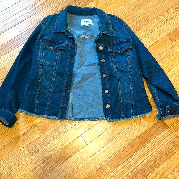 Jean jacket - Picture 1 of 4